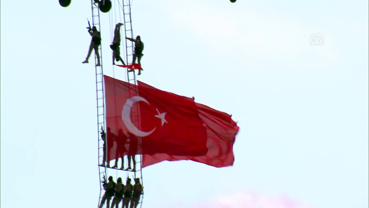 TEKNOFEST İstanbul üçüncü gününde ziyaretçilerini ağırlıyor - İçişleri Bakanlığı gösteri uçuşu  - İSTANBUL