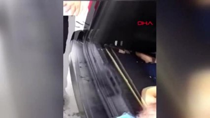 Minibüs hafriyat kamyonuna çarptı - 1