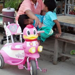 Conjoined twins Pin and Pan’s bond is so strong that they don’t want to be se...