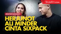 Lihat Perut Six Pack Cinta Laura, Herjunot Ali Minder