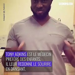 Ce médecin donne le sourire aux enfants en dansant