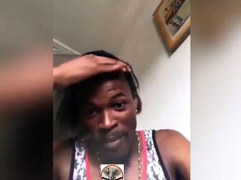 Quand Débordo se moque des filles qui n'ont pas de cheveux...Ca fait pleurer de rire 