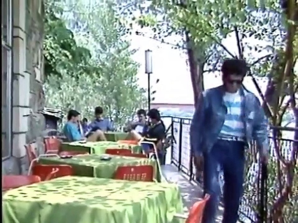 Sinan Sakic i Juzni Vetar - Evo me, drugovi (Official Video)