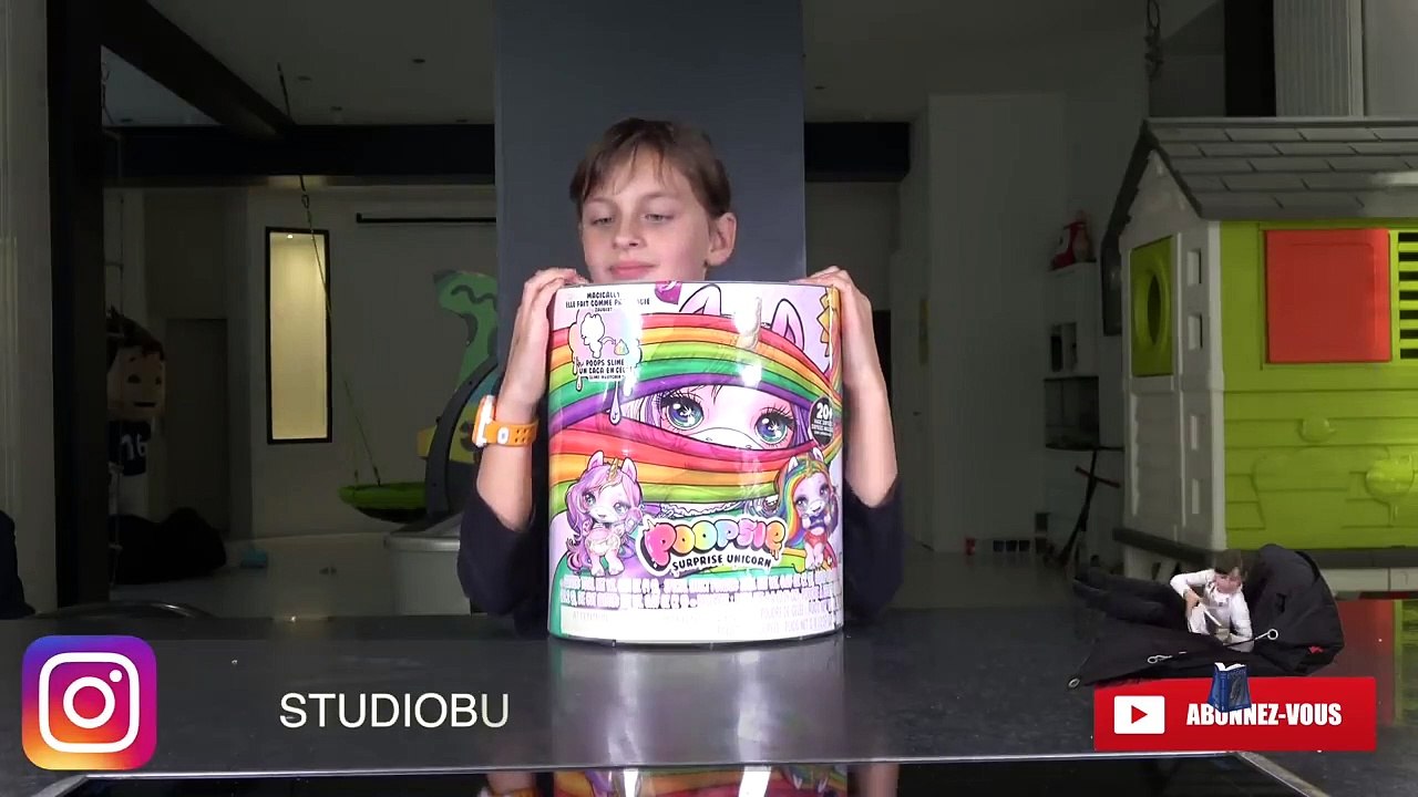 KALYS TESTE LE POOPSIE LICORNE SLIME • Et finit la vidéo SEULE ! - Studio Bubble Tea