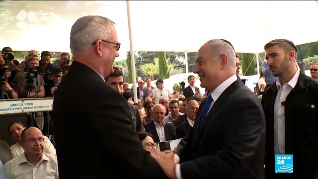 Israel: Benny Gantz says he wants to form unity government, but argues he should be prime minister