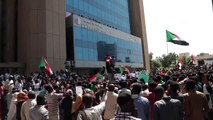 Sudan'da Beşir rejiminin sembol isimlerinin yargılanması talebiyle gösteri