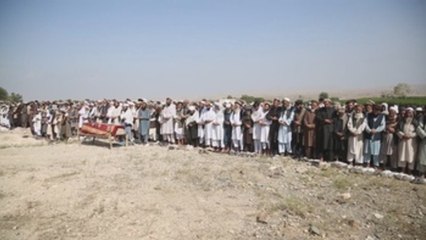 Denuncian la muerte de 25 aldeanos en un bombardeo de EEUU en Afganistán