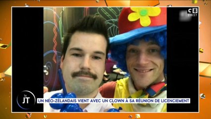 Convoqué à un entretien de licenciement, il arrive avec un clown