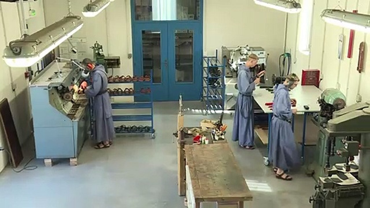 Les sandales des moines bénédictins, ça marche... même au Japon