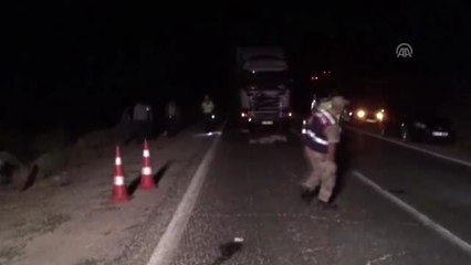 Tır ile traktör çarpıştı: 1 ölü 7 yaralı (2)