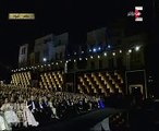 شاهد.. لحظة سقوط الفنانة المغربية نسرين الراضى بمهرجان الجونة