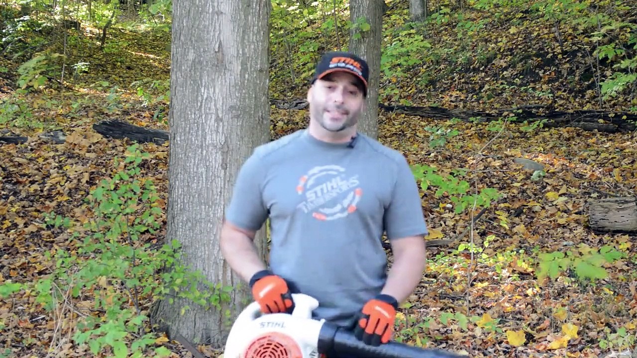Parlons tech avec Chad - Comment démarrer votre souffleur à main STIHL - Ep. 6 (1)