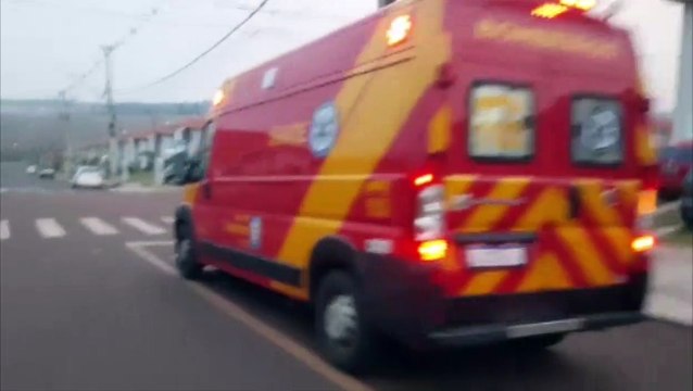 Menino de 3 anos é socorrido pelo Siate após sofrer queda no Riviera