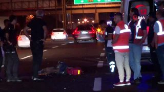 TEM'de yolun karşısına geçmeye çalışan kadına otomobil çarptı: 1 ölü