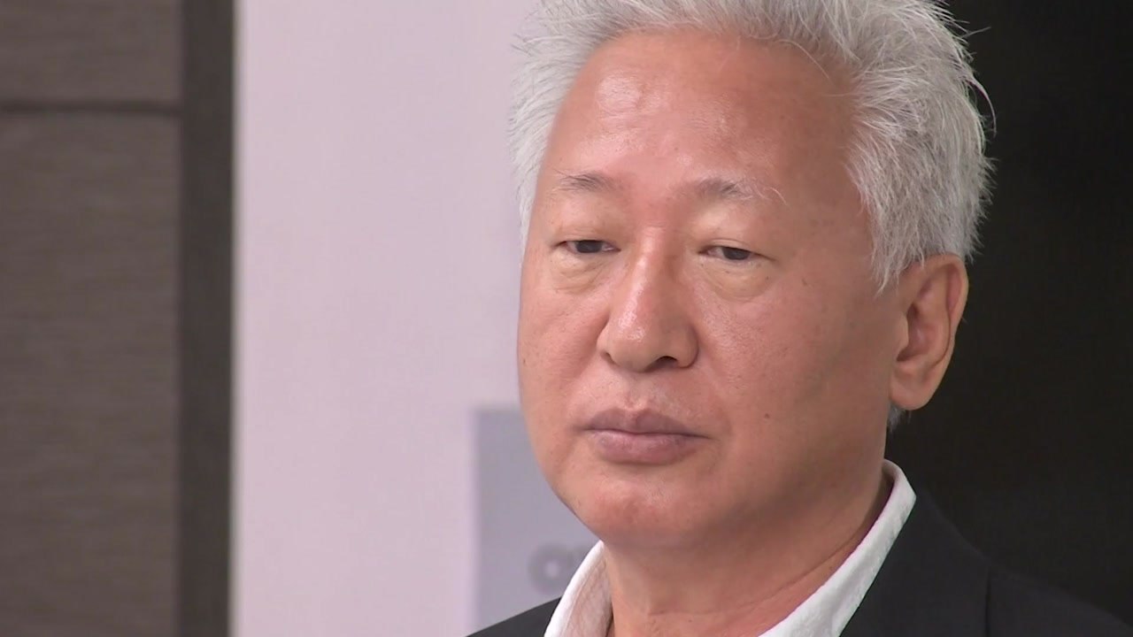 "위안부는 매춘" 류석춘 파문 확산...강의 중단 / YTN