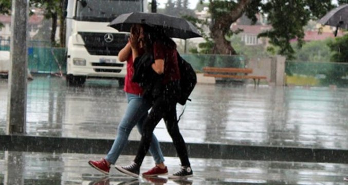 Meteoroloji İstanbul için saat verip uyardı!