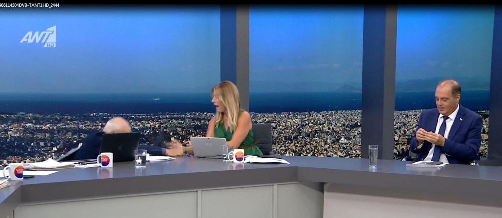 Γιώργος Παπαδάκης: Έπεσε από την καρέκλα - Χάθη...