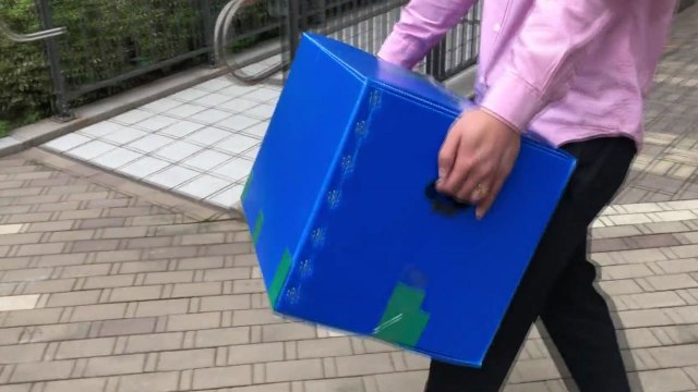 검찰 '가족 펀드 의혹' 익성 첫 압수수색...조국, 검사와 첫 대화 / YTN