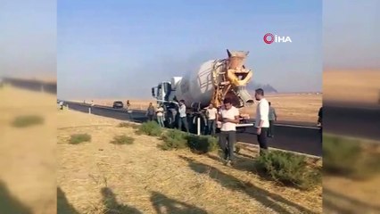 Nusaybin'de kaza yapan otomobil alev aldı: 3 yaralı