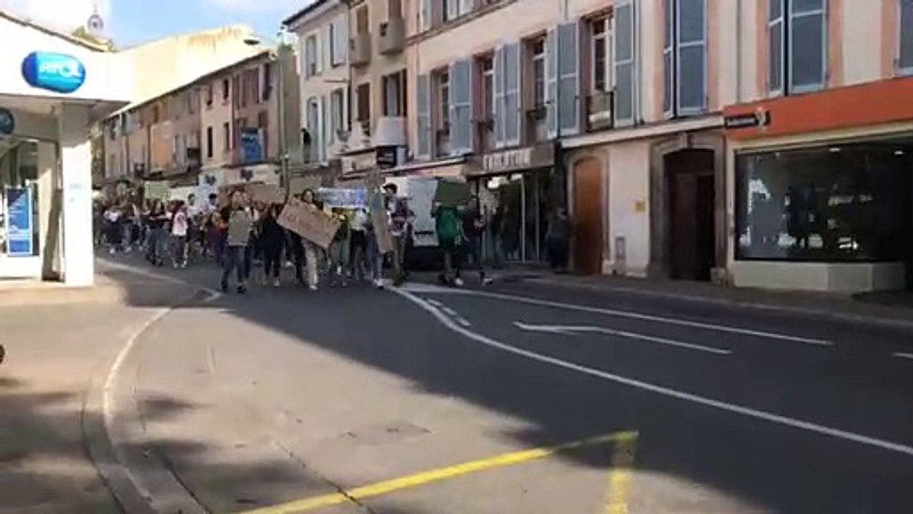 À Manosque, les lycéens manifestent pour le climat
