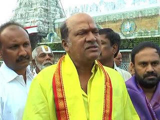 Actor RAJENDRA PRASAD Offered Puja in Tirumala