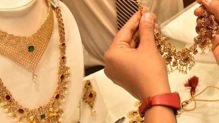 पितृ पक्ष में इस दिन जरूर खरीदें सोना | Auspicious day of Pitra paksha for Buying Gold | Boldsky