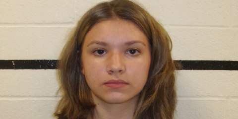 Una adolescente norteamericana de 18 años es arrestada después de amenazar con matar a 400 personas "para divertirse"