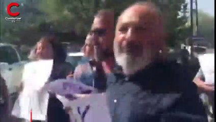 AKP binası önünde yine gözaltı