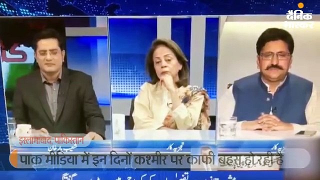 LIVE टीवी डिबेट में जब कुर्सी से गिर पड़े पैनलिस्ट