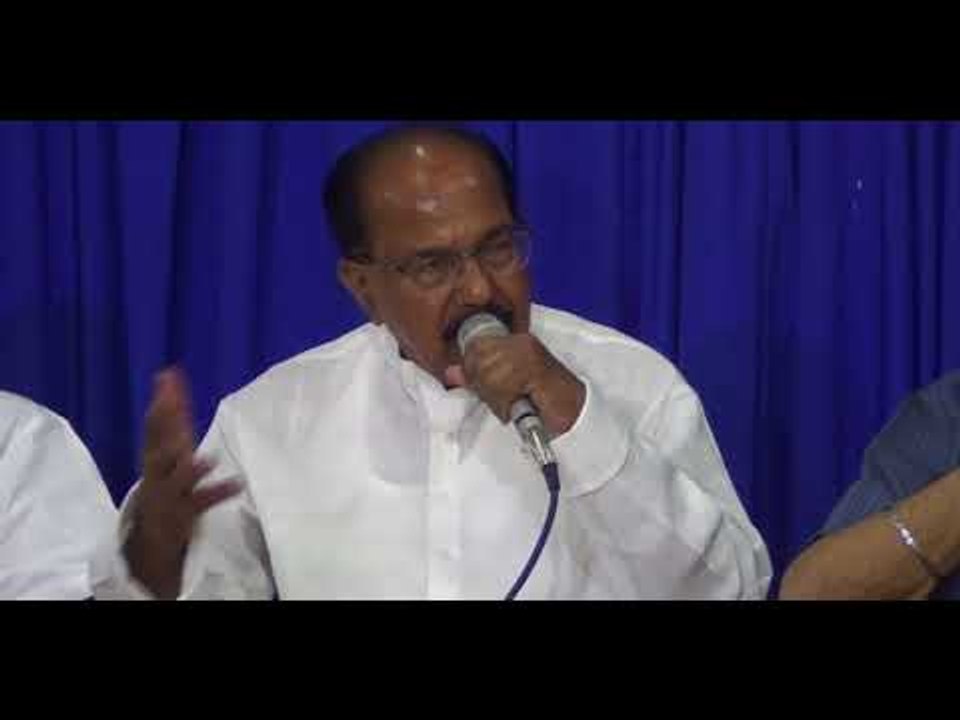Veerappa moily targets PM Modi