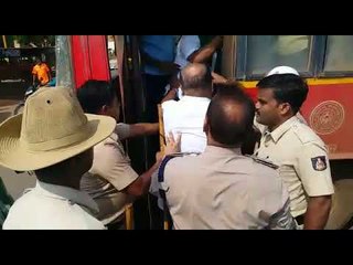 Protests in dharawad demanding farmers' waiver