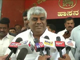 ಕುಮಾರಸ್ವಾಮಿ ಐದು ವರ್ಷ ಸಿಎಂ ಆಗಿರಲಿ ಎಂದು ರಾಹುಲ್ ಗಾಂಧಿಯೇ ಹೇಳಿದ್ದಾರೆ.