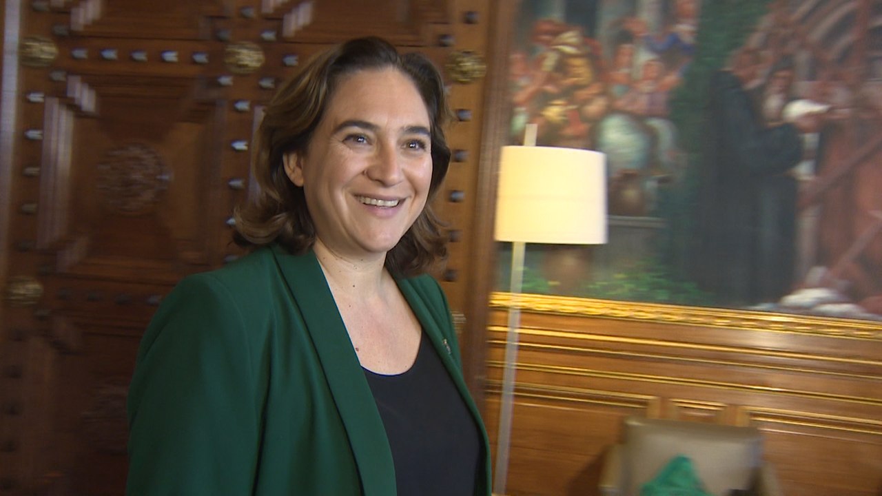 Colau: "Sánchez denigra la política"