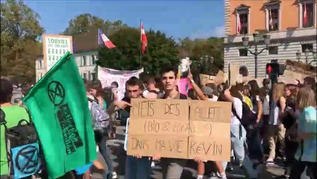 Grève pour le futur : les jeunes manifestent pour le climat à Annecy