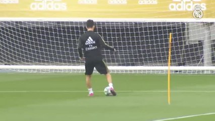 Modric e Isco ya trabajan sobre el césped en solitario