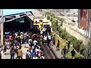 ചെന്നൈയില്‍ പിഎംകെ പാര്‍ട്ടി പ്രവര്‍ത്തകര്‍ കാവേരി വിഷയത്തില്‍ ട്രെയിന്‍ തടഞ്ഞപ്പോള്‍