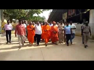 ಸಿದ್ದಗಂಗಾ ಶ್ರೀಗಳ ದರ್ಶನಕ್ಕೆ ಆಗಮಿಸಿದ ನಿರ್ಮಲಾನಂದ್ ನಾಥ್ ಶ್ರೀ