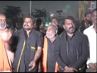 ಶಬರಿಮಲೆ ದೇವಸ್ಥಾನಕ್ಕೆ ಮಹಿಳೆಯರ ಭೇಟಿ: ಭಕ್ತರ ತೀವ್ರ ಆಕ್ರೋಶ.