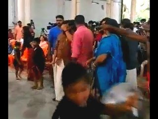 മന്ത്രി കടകം‌പള്ളിയുടെ മുമ്പില്‍ വച്ച് ആ പെണ്‍കുട്ടികള്‍ വാളൂരി വെട്ടി!
