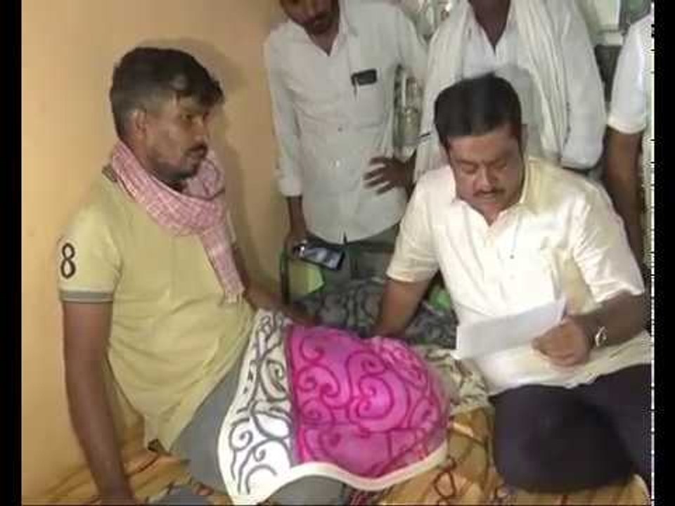 ಹಲ್ಲೆಗೊಳಗಾದ ಯೋಧನ ಮನೆಗೆ ಸಚಿವ ಜಮೀರ್ ಭೇಟಿ