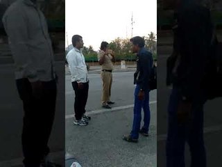 ಹೆಲ್ಮೆಟ್ ಹಾಕುವಂತೆ ಹೇಳಿದ ಪೊಲೀಸ್ ಸಿಬ್ಬಂದಿಗೆ ಆವಾಜ್ ಹಾಕಿದ ಕಿರಾತಕ