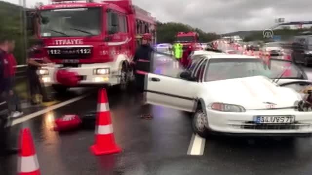 Anadolu Otoyolu'nda zincirleme trafik kazası: 5 yaralı