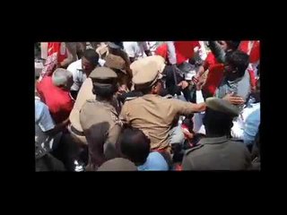 காவிரிக்காக கம்யூனிஸ்டு சென்னையில் ரயில் மறியல் போராட்டம்