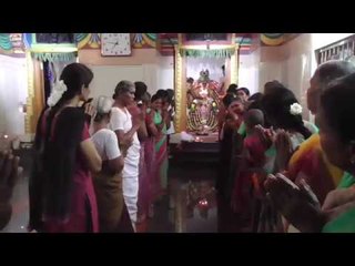 பெண்கள் சுகப்பிரசவம் அடைய வேண்டி அம்மனுக்கு வளைகாப்பு