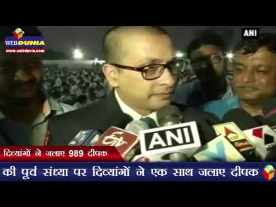 दिव्यांगों ने जलाए 989 दीपक