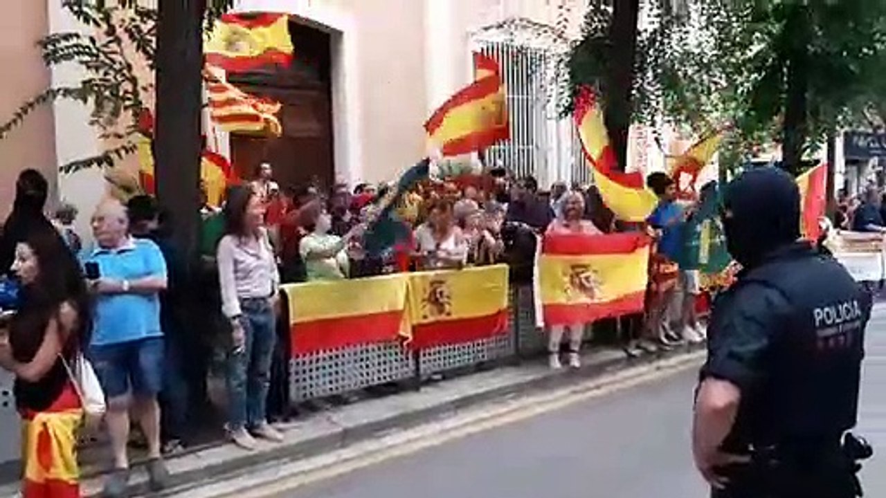 Concentració espanyolista Travessera de Gràcia...