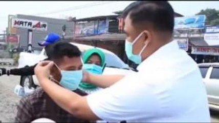 Sejumlah Elemen Masyarakat Bagi-bagi Masker Gratis