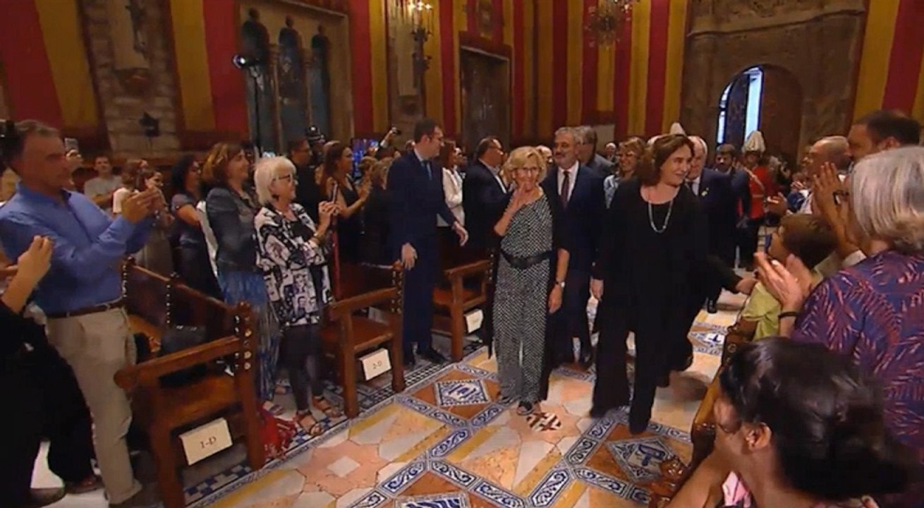 Carmena y Colau antes del arranque de 'La Mercè'