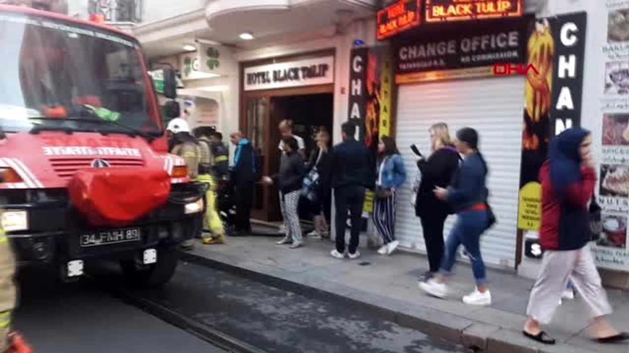 Eminönü'nde otelde yangın paniği