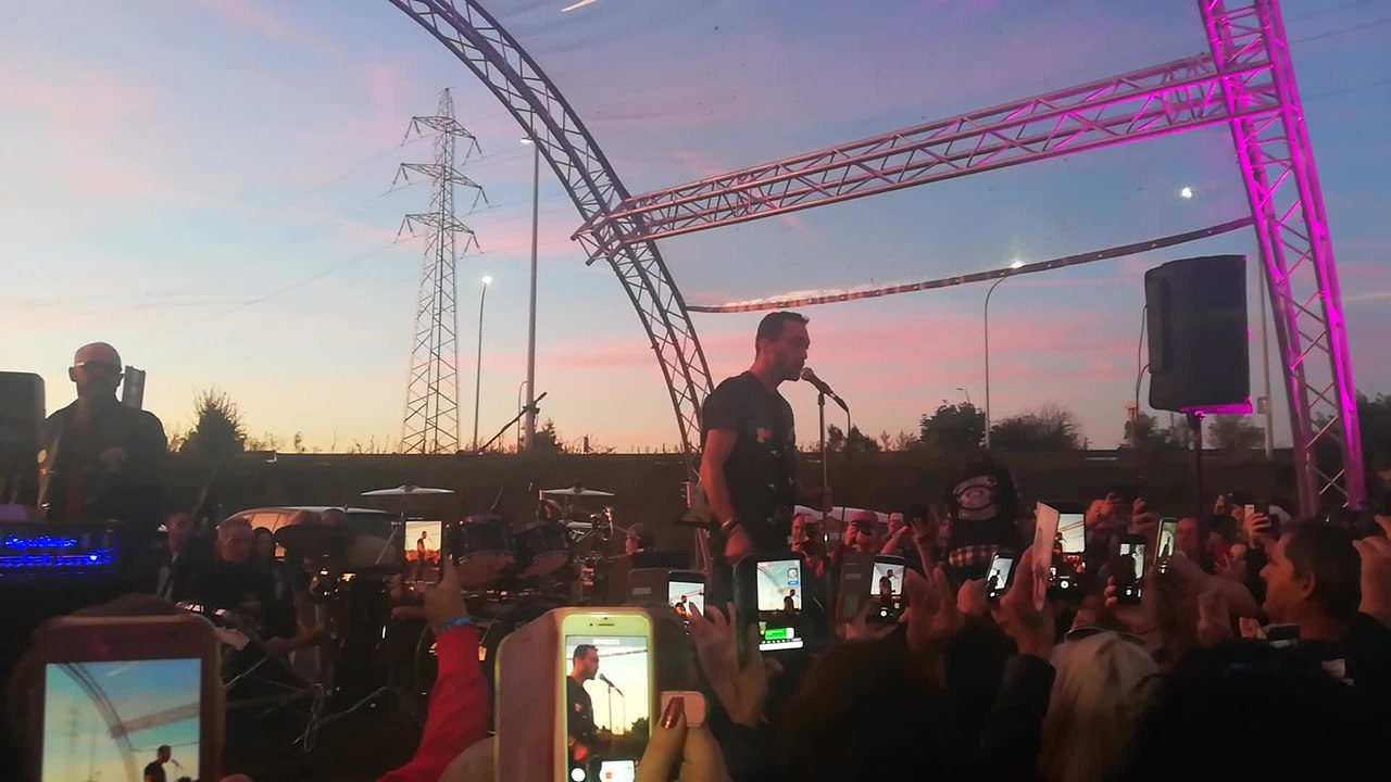 Jean-Baptiste Guégan, sosie vocal de Johnny Hallyday, en concert à Mons